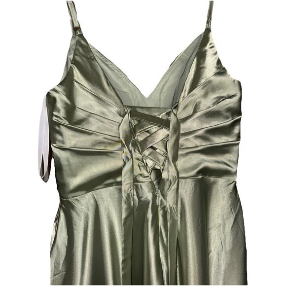 NWT Bridesmaid Evening Gown Prom Dress Green Size 6 Adjustable Back Exquisite! - Picture 4 of 5